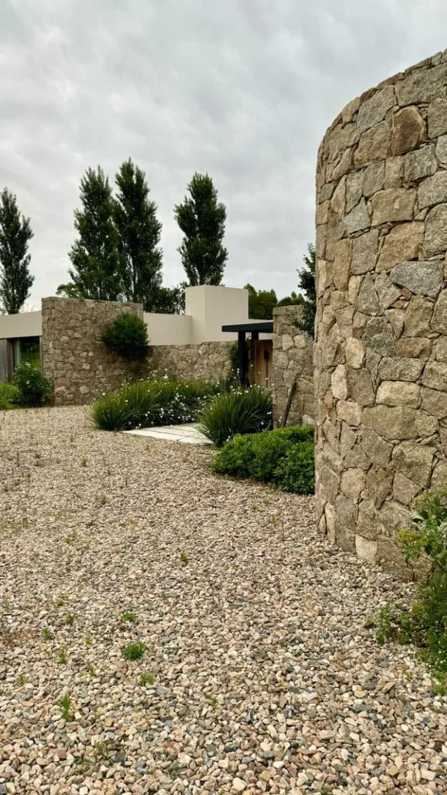 Pueblo Mio I